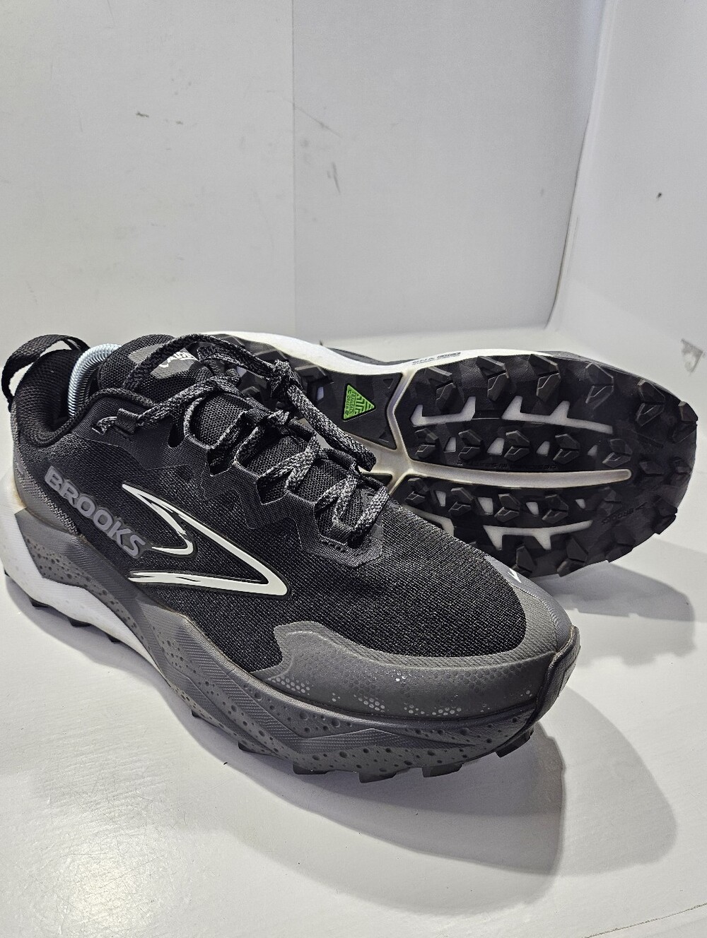 BROOKS MEN'S CALDERA 8 ATHLETIC TRAIL RUNNING SHOES SIZE 9.5D - Picture 1 of 14